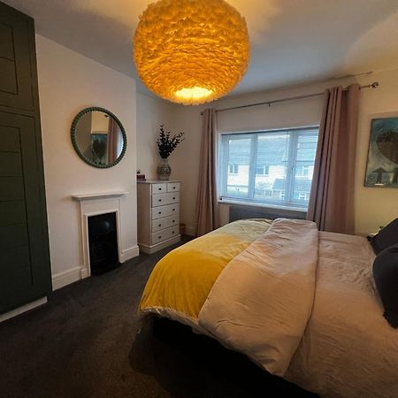 Warm And Cosy City Centre Home Near Train Station チチェスター エクステリア 写真