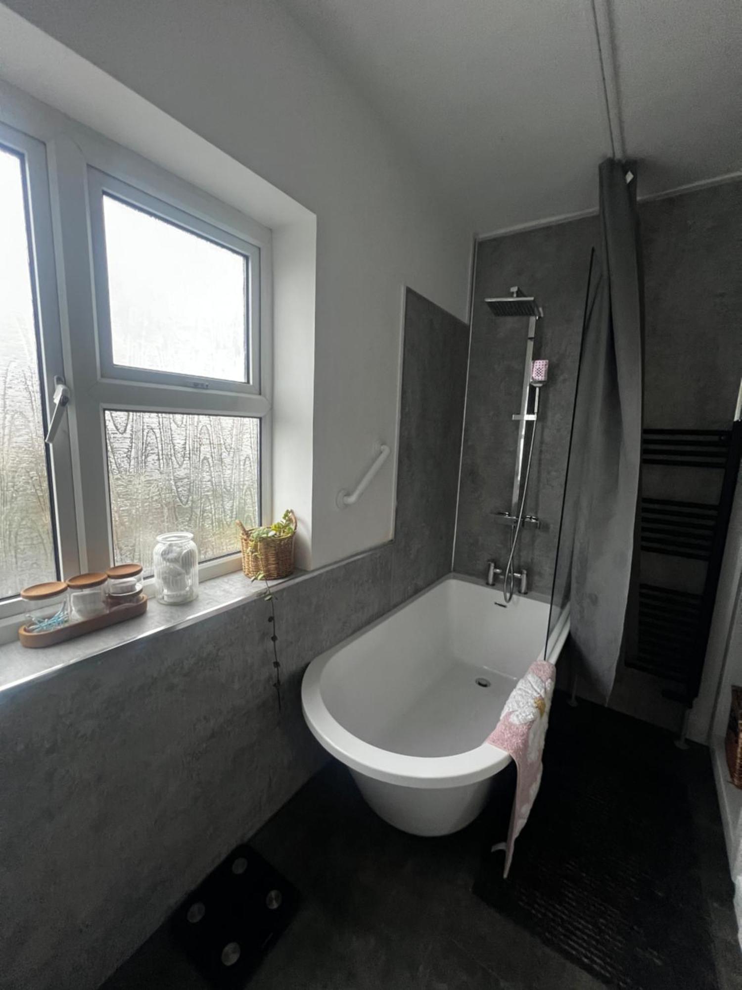 Warm And Cosy City Centre Home Near Train Station チチェスター エクステリア 写真