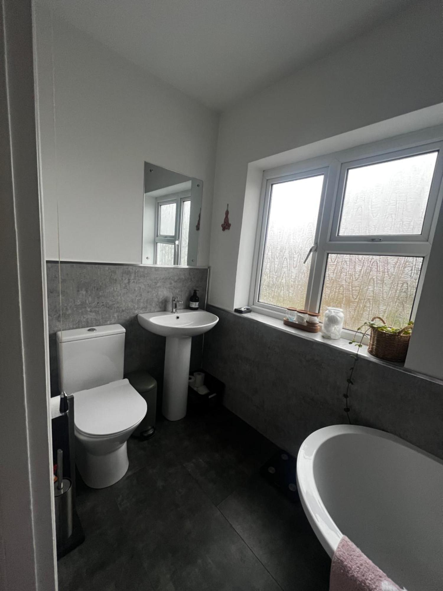 Warm And Cosy City Centre Home Near Train Station チチェスター エクステリア 写真